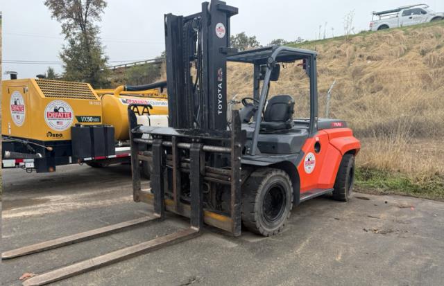 Used Equipment Sales 17500  Straight Mast Forklift, Pneumatic in Ukiah CA