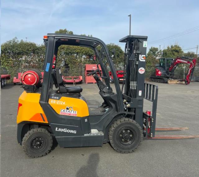 Used Equipment Sales 5k Straight Mast Forklift, Pneumatic in Ukiah CA