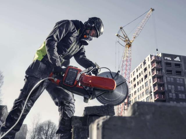 Where to find 14 Cut-off Saw Battery Powered in Ukiah